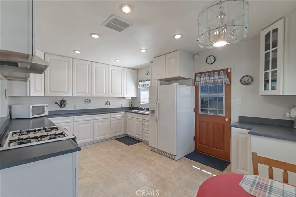11520 Liggett
