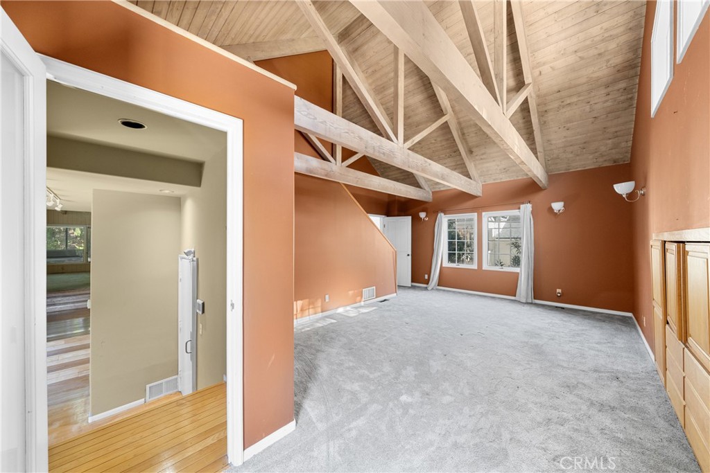 Village (TV) - Residential