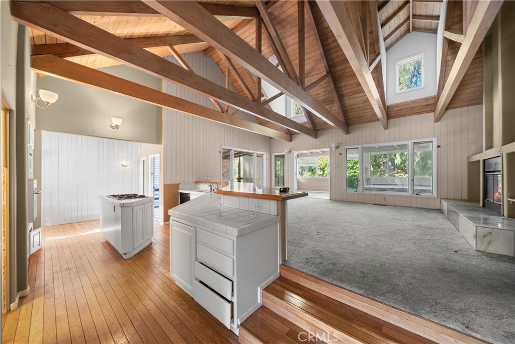 Village (TV) - Residential