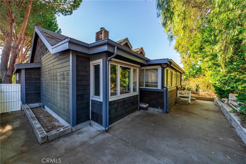 Village (TV) - Residential