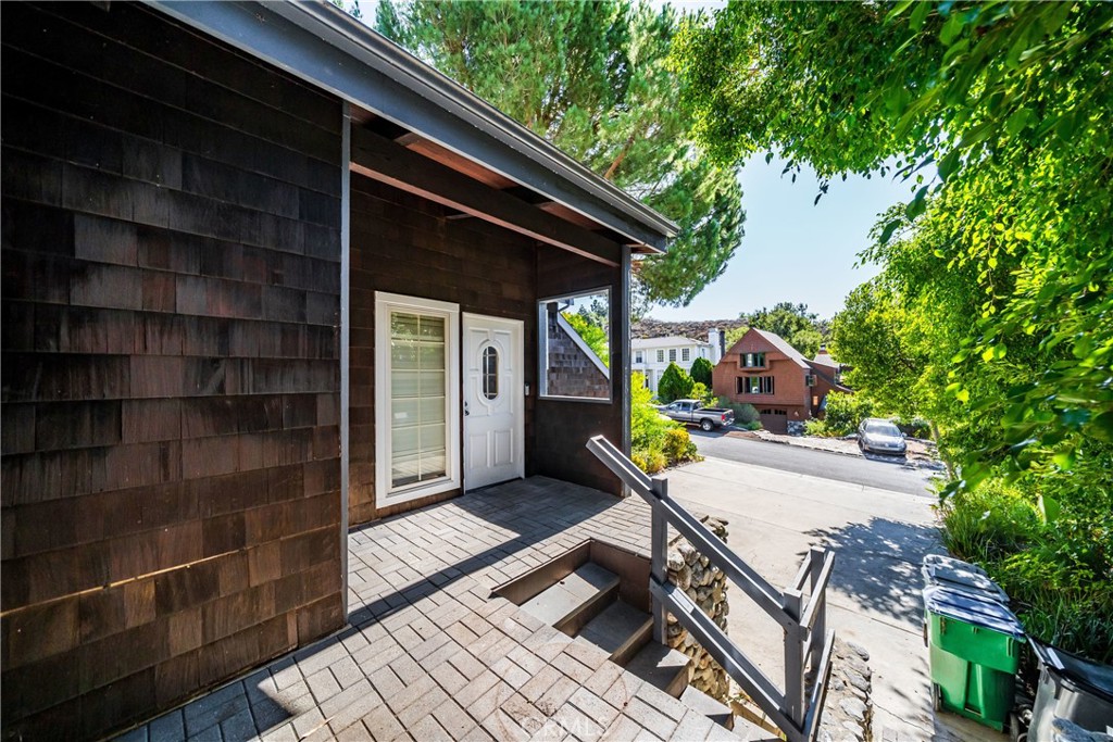 Village (TV) - Residential