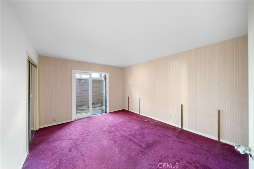 Village (TV) - Residential