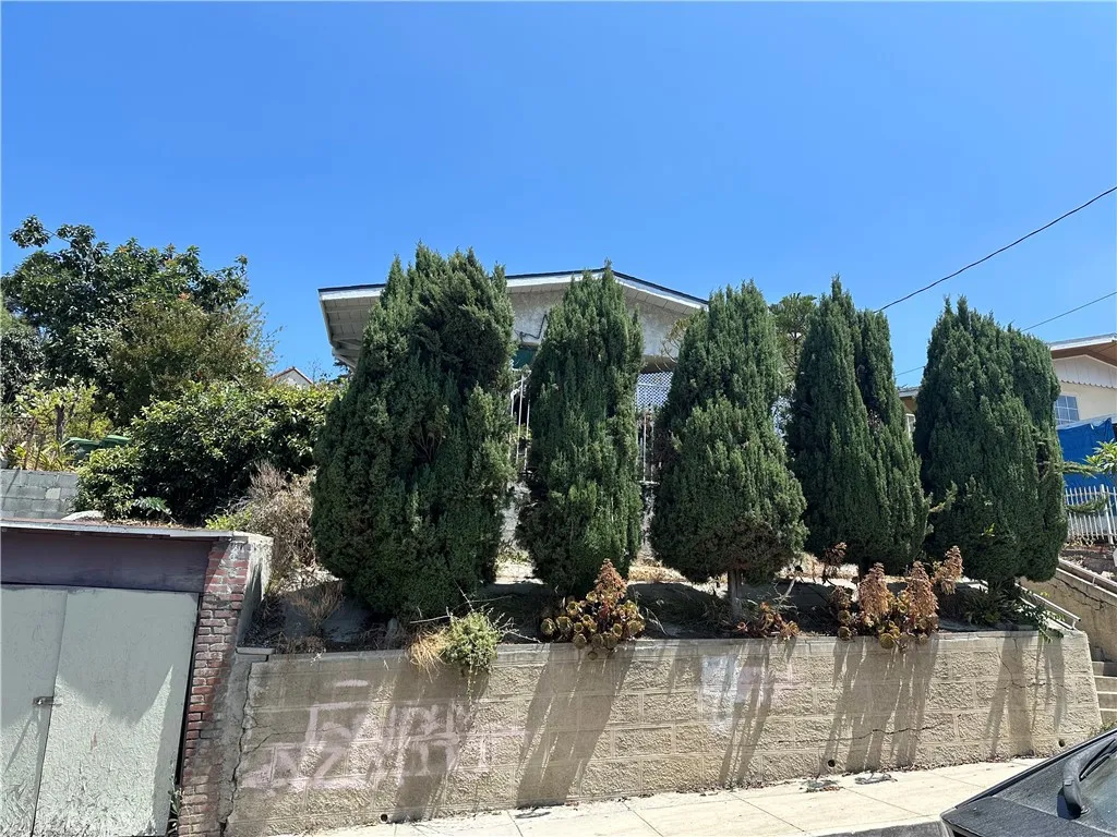 Los Angeles, California 90026, United States, 3 Bedrooms Bedrooms, ,2 BathroomsBathrooms,Residential,Active,231647