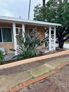 902 E Francis Avenue