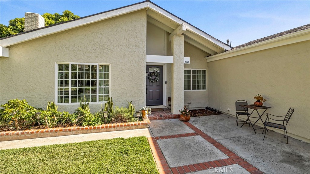 902 W Orange Road