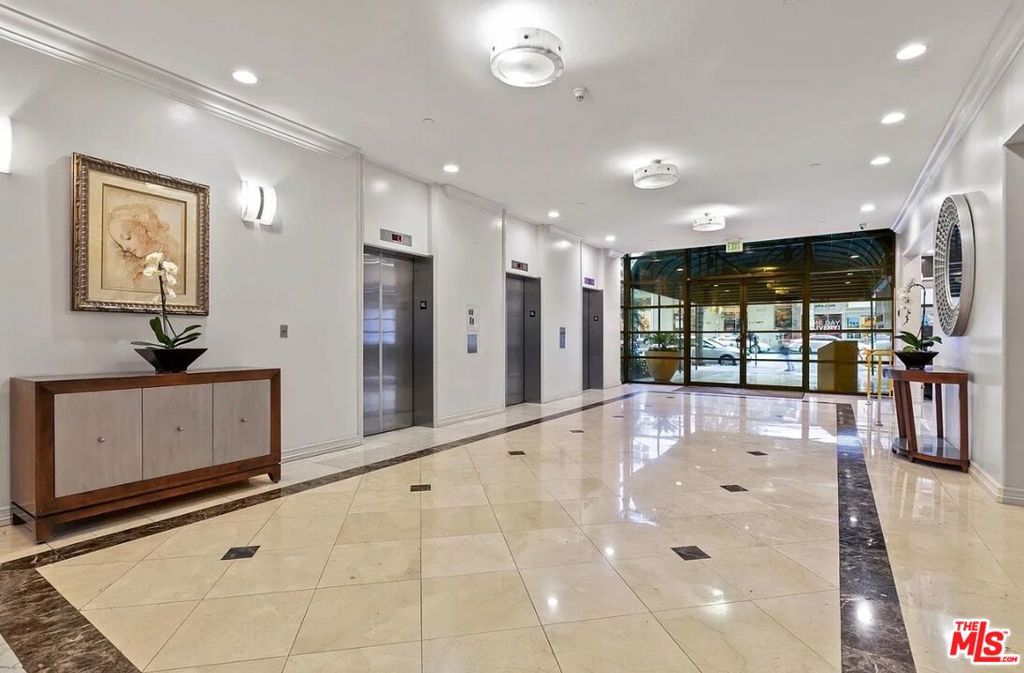 600 W 9th Street 713