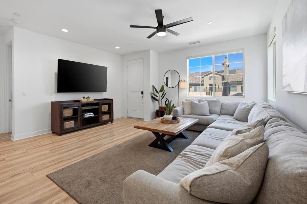 80258 Whisper Rock Way