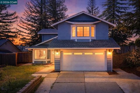 Photo of 2419 Hill View Ln Ln, Pinole, CA 94564 (MLS # 41129889)