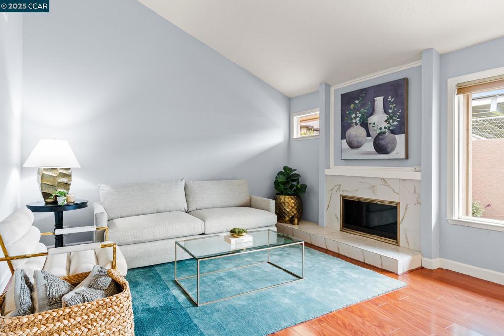 FLORESTA VILLAS - Residential
