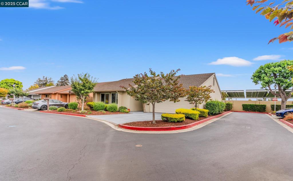 FLORESTA VILLAS - Residential