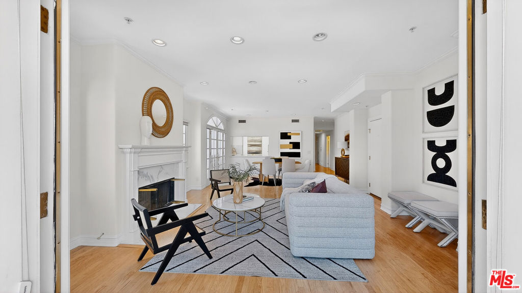 9848 Vidor Drive 402