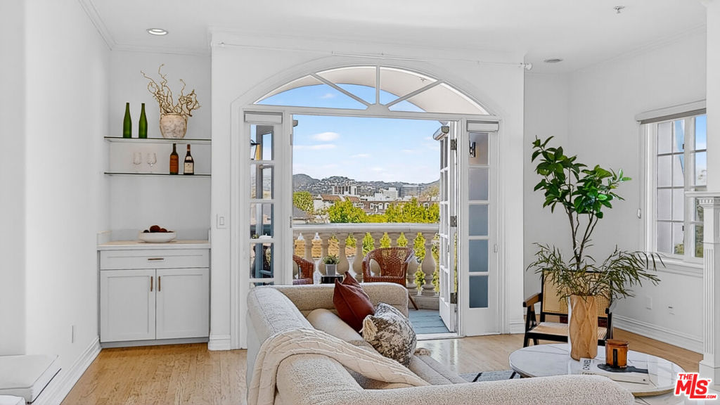 9848 Vidor Drive 402