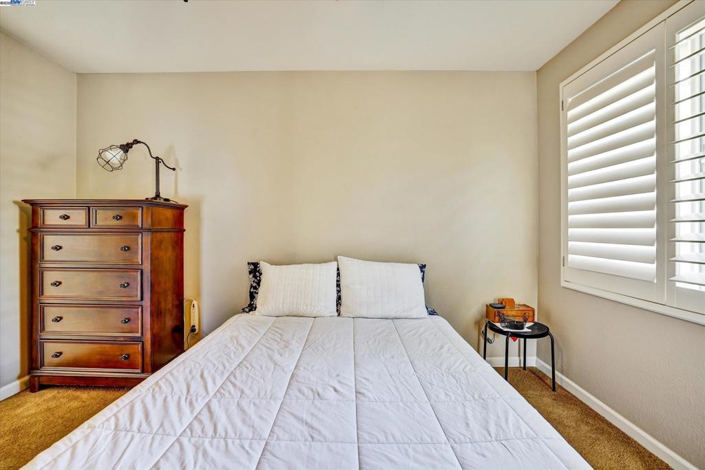 MONTAGE - Residential