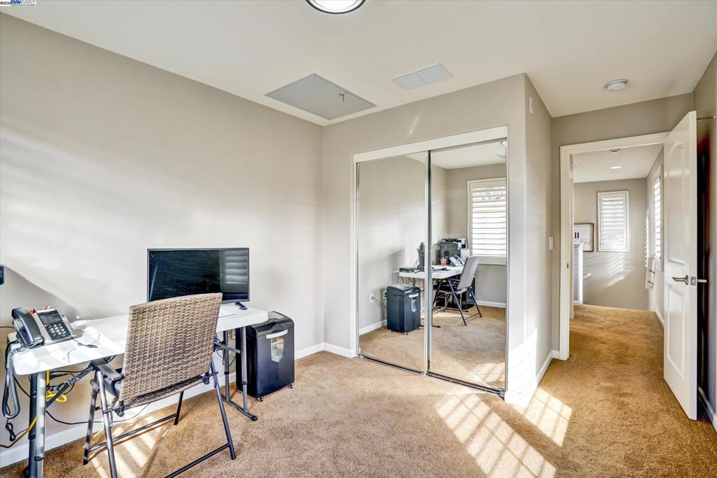 MONTAGE - Residential