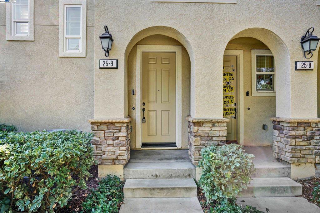 MONTAGE - Residential