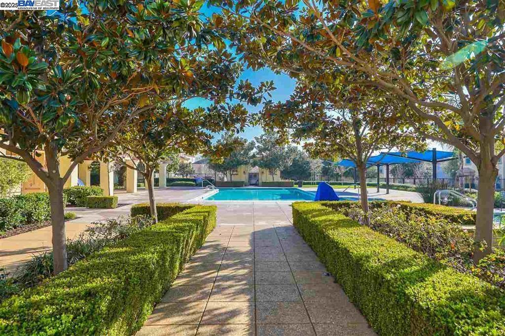 MONTAGE - Residential