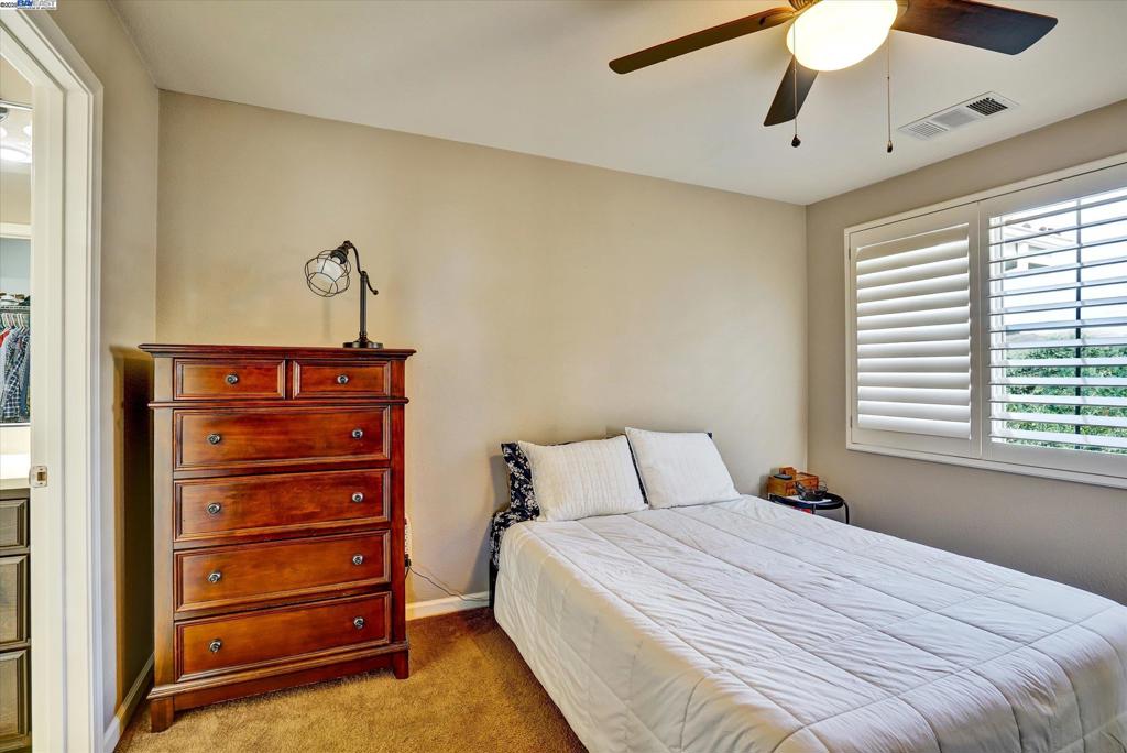 MONTAGE - Residential