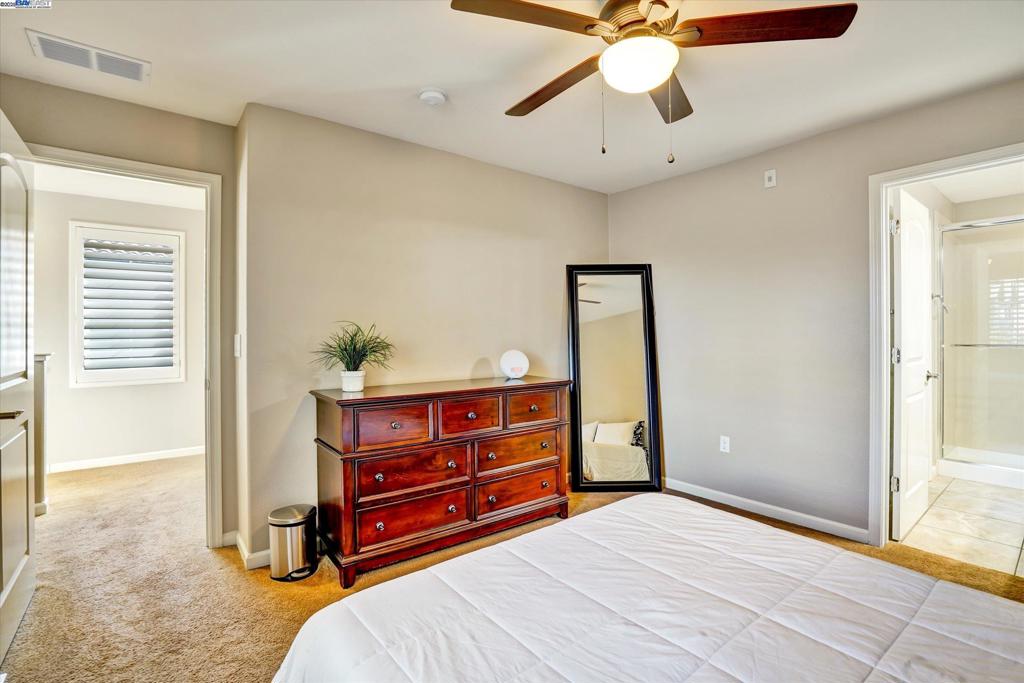 MONTAGE - Residential