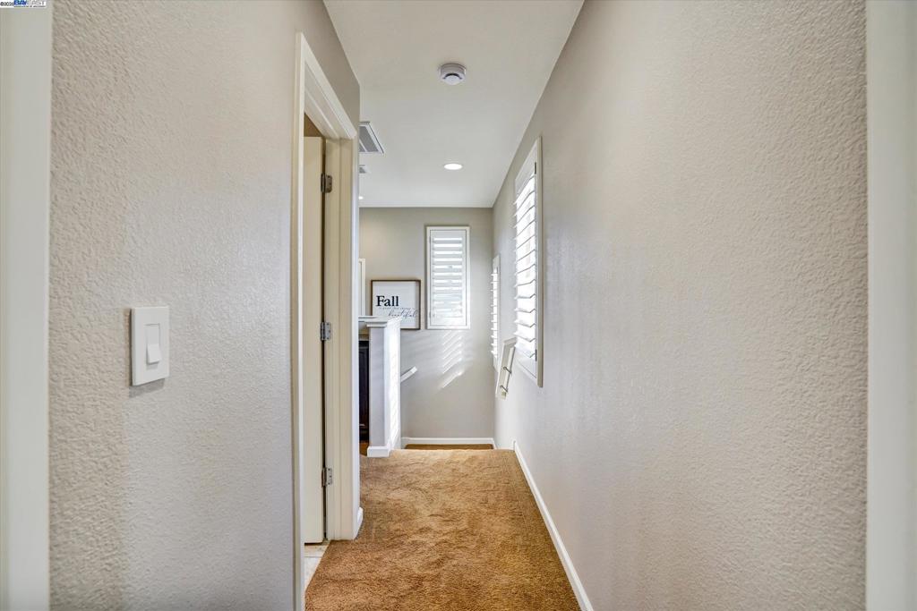 MONTAGE - Residential