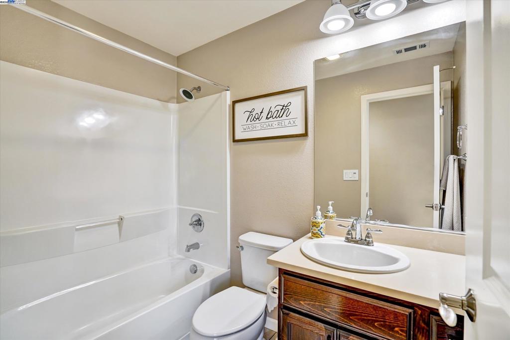 MONTAGE - Residential