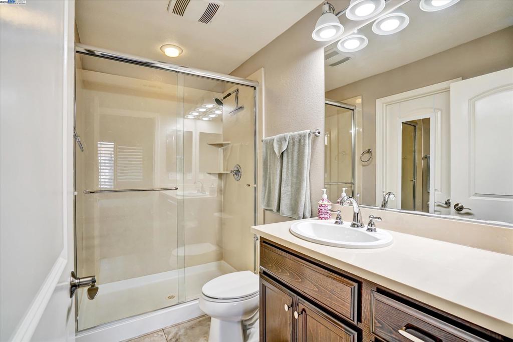 MONTAGE - Residential