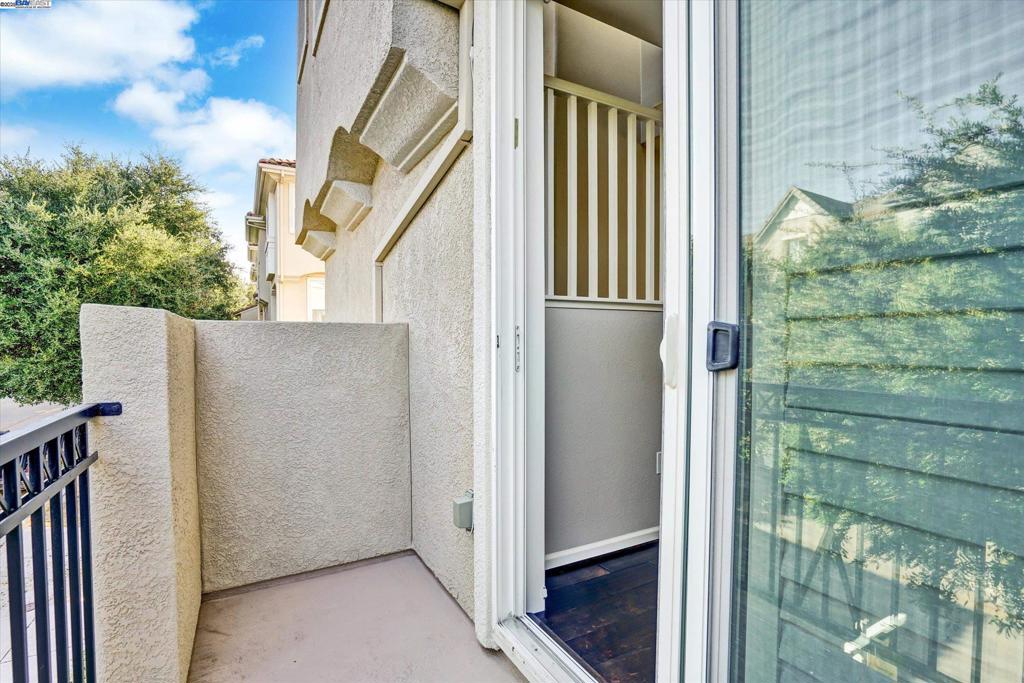 MONTAGE - Residential