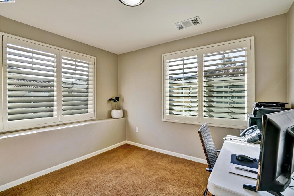 MONTAGE - Residential