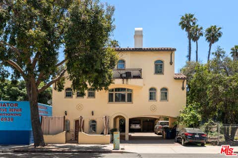 Photo of 44 E Thompson Boulevard, Ventura, CA 93001 (MLS # 26850973)