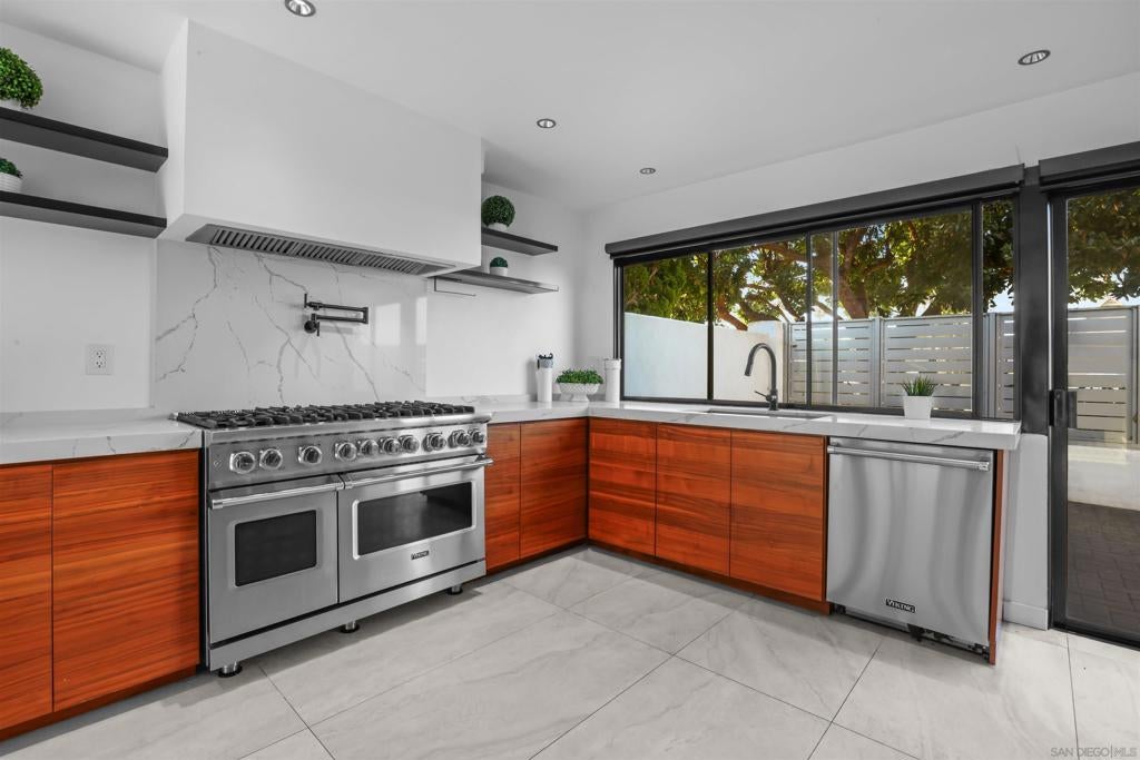 7 Gingertree LN