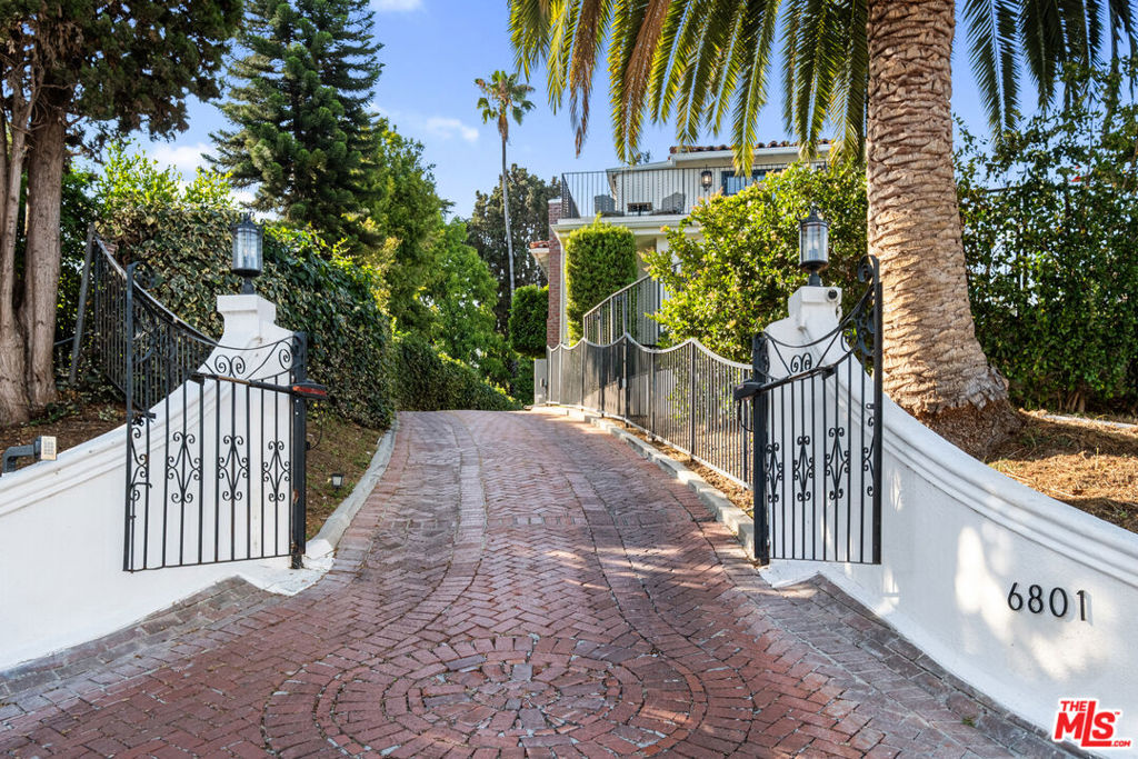 Properties 1 6801 Iris Circle