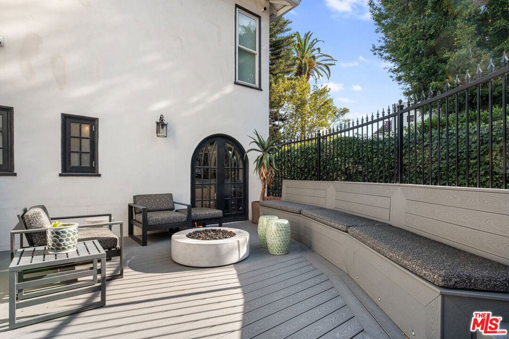 Properties 4 6801 Iris Circle
