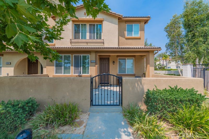 Beautiful 3-bedroom plus a den/office that could be the 4-bedroom home at The Ridge at Cal Oaks, a wonderful community in Murrieta. A 2-story corner lot home, in a location with no condos in front, offering excellent privacy. Large kitchen with island, breakfast bar, stainless steel appliances, and granite countertops, 2 attached car garage, Large patio/backyard. This open, light, and bright home has a large kitchen, dining area, a spacious upstairs master bedroom, and a bath with a large walk-in closet. The master and the additional two bedrooms, a large loft, and a laundry room are all upstairs. Close to an Elementary school, Middle School, and close to amenities like grocery stores, department stores, restaurants, and medical centers. The community features a playground area, community pool, and spa. Easy freeway access.