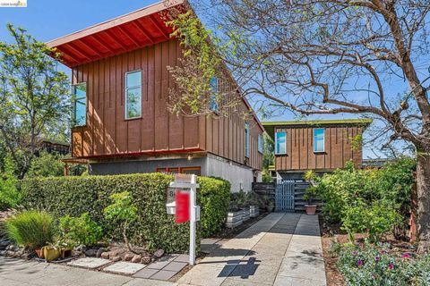 Photo of 848 61St St, Oakland, CA 94608 (MLS # 41132227)