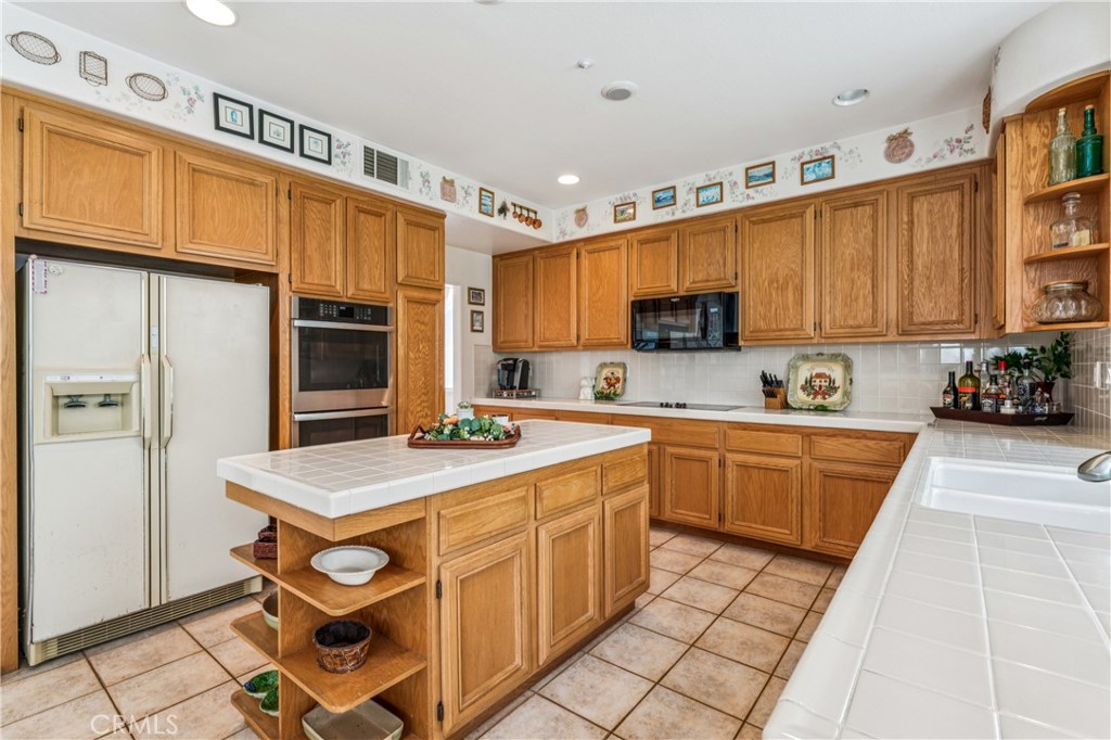 3404 Calle Sin Rival