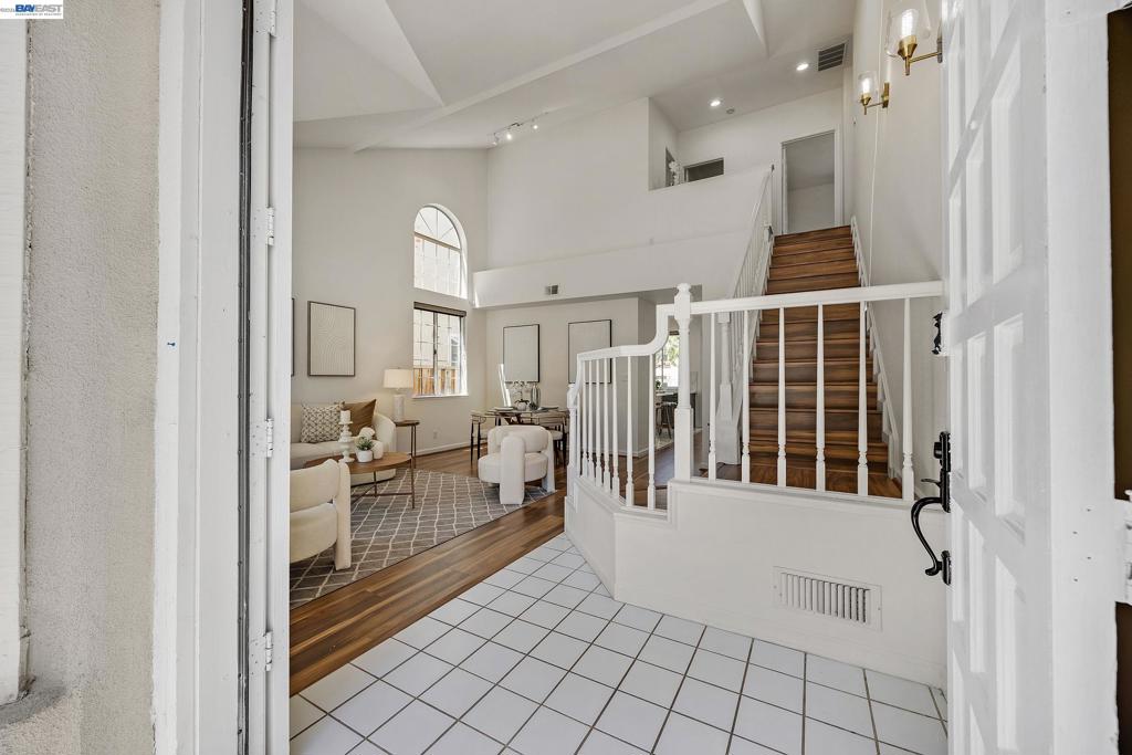 239 Balboa Dr