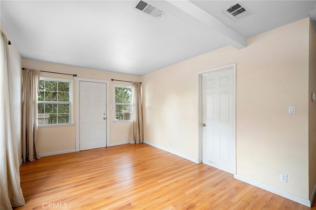 10018 Tujunga Canyon Boulevard