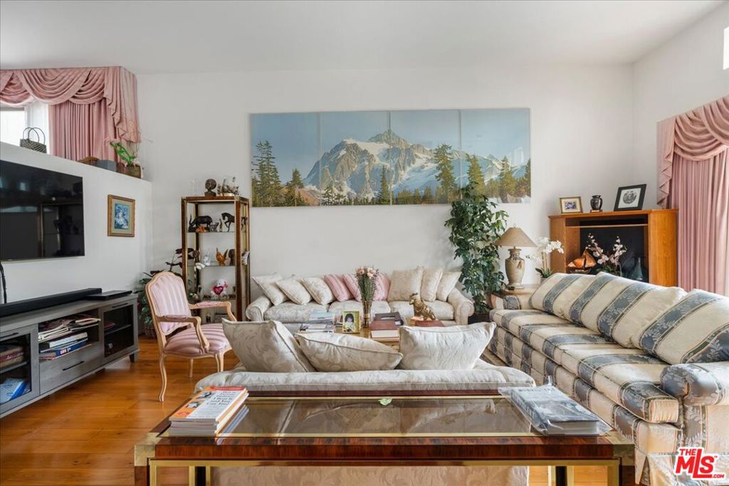 7307 Hannum Avenue, Culver City CA 90230