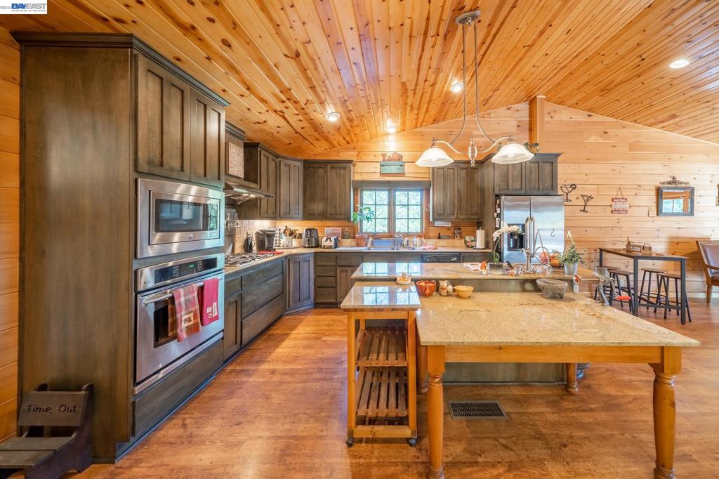 6775 Trailhead Ct