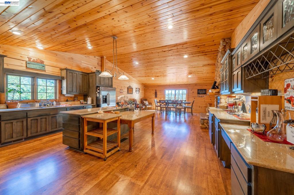 6775 Trailhead Ct