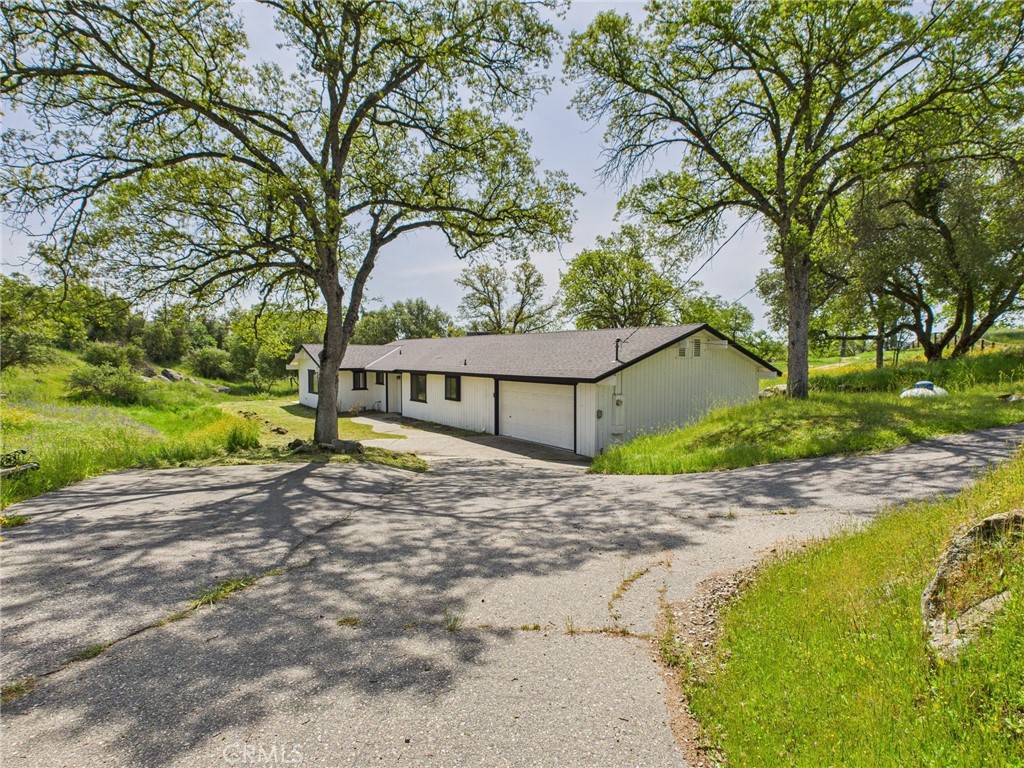 43642 Crystal Cave Circle