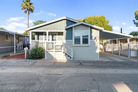 Photo of 29021 Bouquet Canyon Rd #323, Saugus, CA 91390 (MLS # CV25239380)