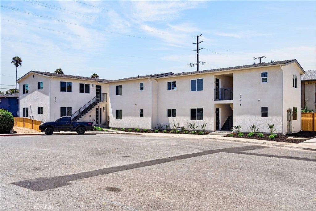 Photo of 776 W Wilson Street, Costa Mesa, CA 92627 (MLS # OC26212352)