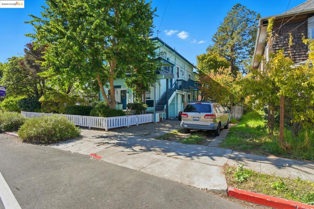 1642 Milvia St 2