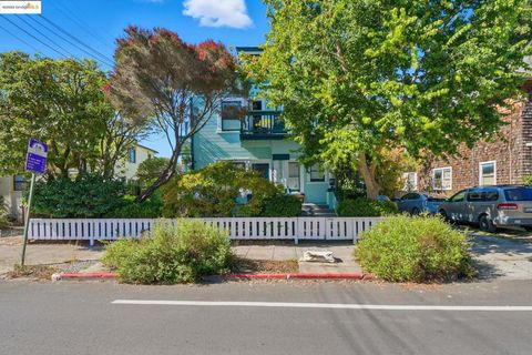 Photo of 1642 Milvia St St #2, Berkeley, CA 94709 (MLS # 41115936) Photo of 1642 Milvia St St #2, Berkeley, CA 94709 (MLS # 41115936)