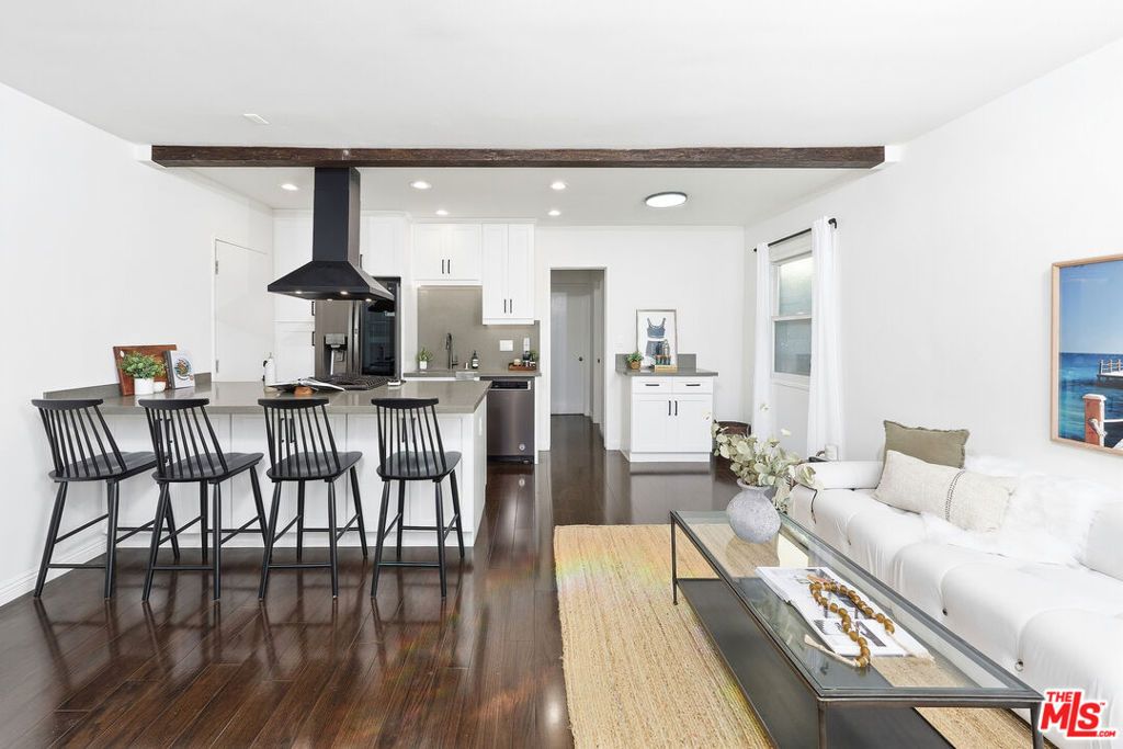 Photo of 841 Oxford Avenue, Marina Del Rey, CA 90292 (MLS # 25608325)