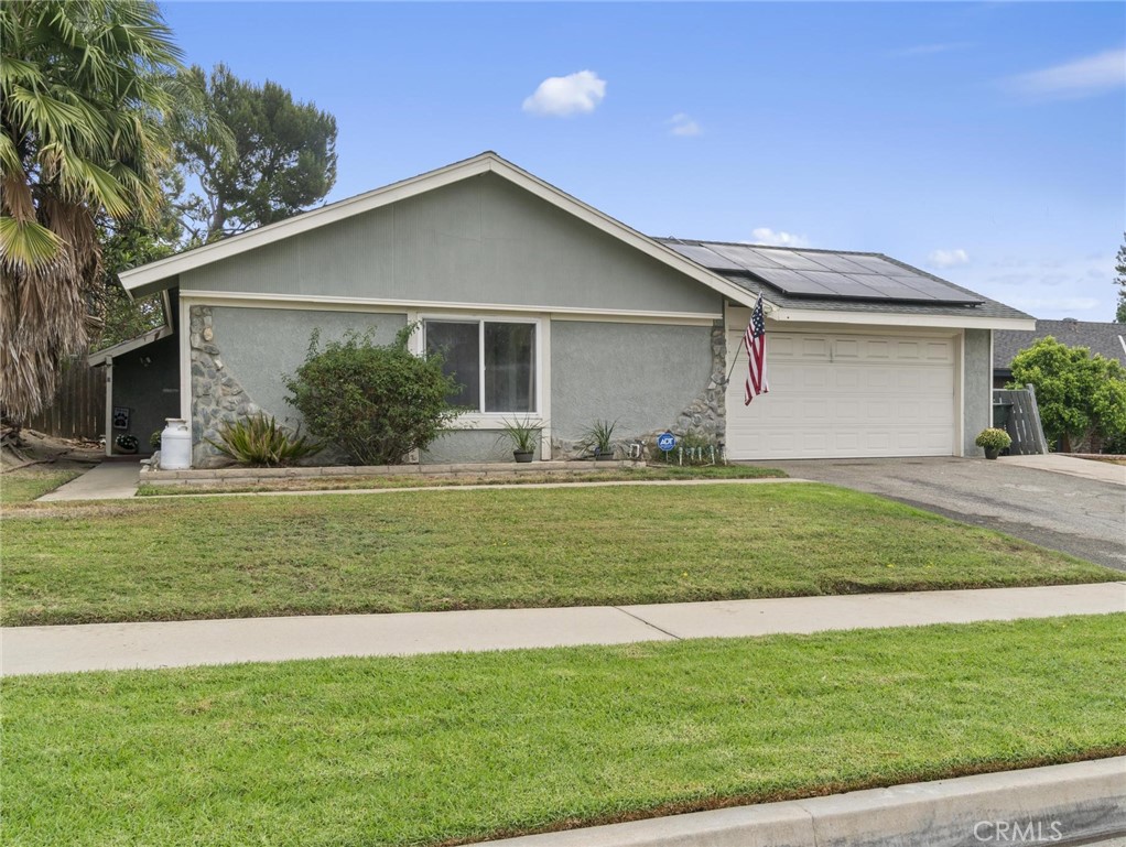 Location! Location! Location! Prime Rancho Cucamonga Single Story Pool Home!
Welcome home to the potential this 3 bedroom, 2 full bathroom home has to offer in a quiet established neighborhood. The updated kitchen offers a great start to your vision while the spacious living room offers the focal point of the fireplace. Large main bedroom has great potential to making it your dream suite. This home offers one of the largest lots in the neighborhood, which lends to endless potential around the existing pool and spa. A rare opportunity to buy in a great area and make it your own. Walking distance to the local middle school, centrally located to shopping, 210 freeway and Victoria Gardens for shopping, great dining and entertainment.