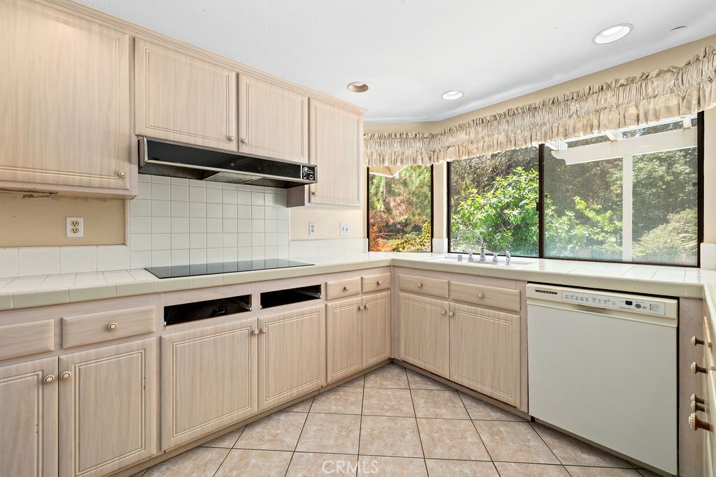 25502 Ponce Court, Laguna Hills CA 92653 - Photo 8