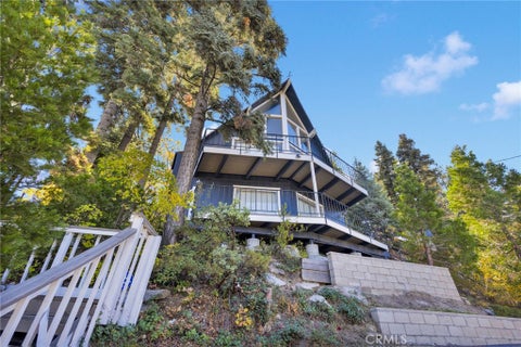 Photo of 28919 Palisades Dr, Lake Arrowhead, CA 92352 (MLS # CV26216111)