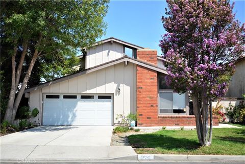 Photo of 432 San Vincente Circle, Newbury Park, CA 91320 (MLS # SR26089449)