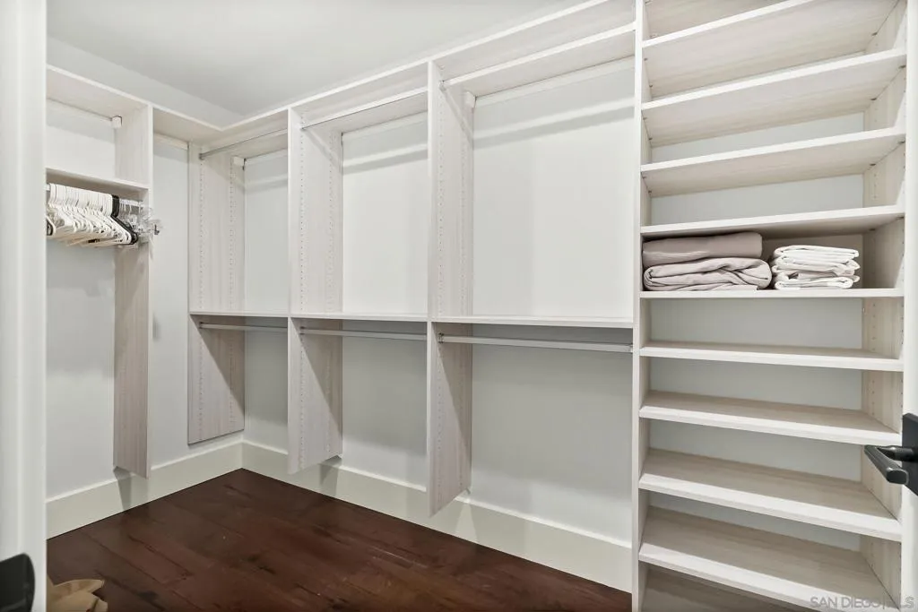 La Jolla, California 92037, United States, 6 Bedrooms Bedrooms, ,8 BathroomsBathrooms,Residential,Active,243051